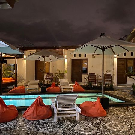 Hotel Cape Rose à Gili Trawangan Extérieur photo