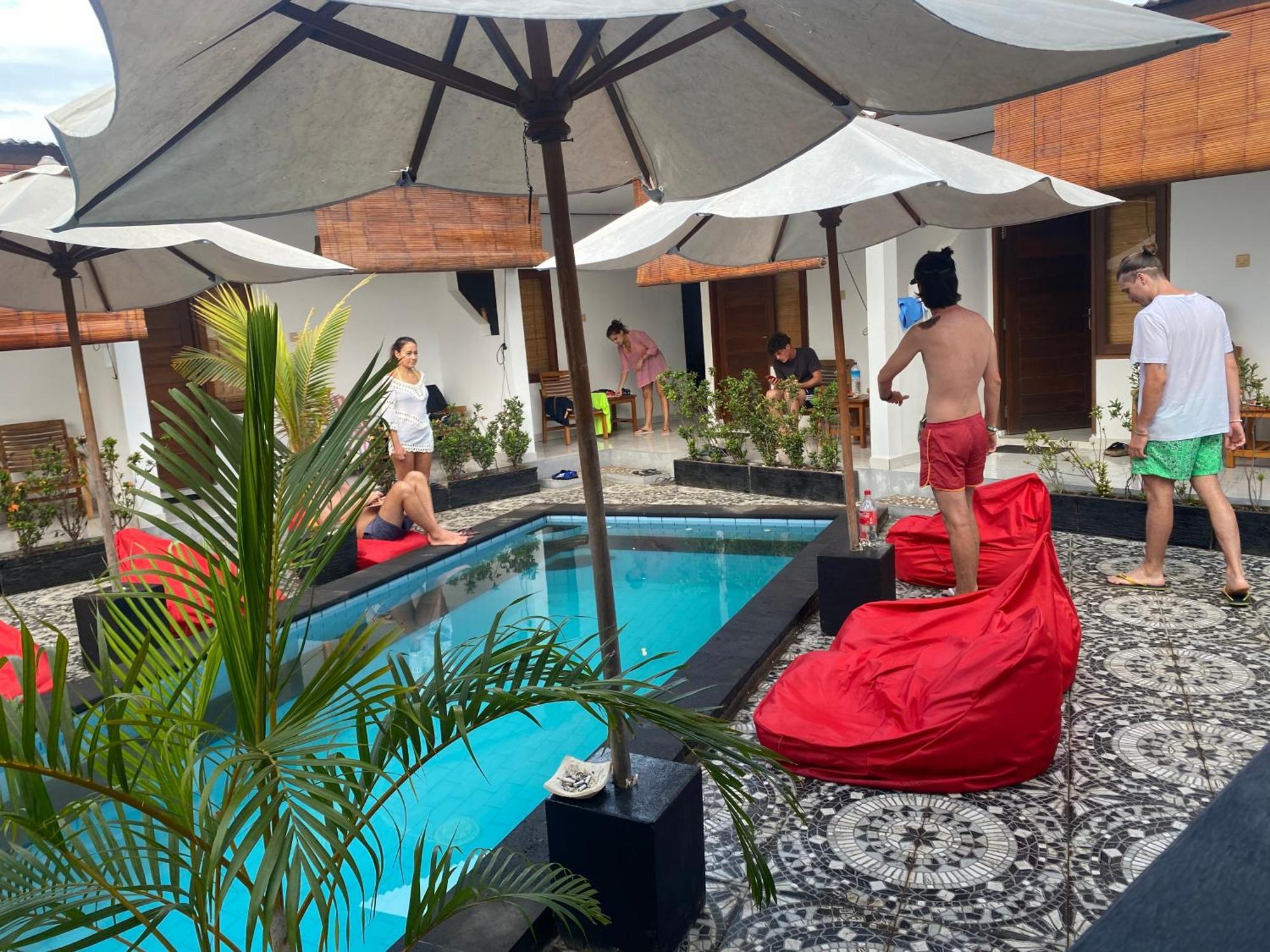 Hotel Cape Rose à Gili Trawangan Extérieur photo