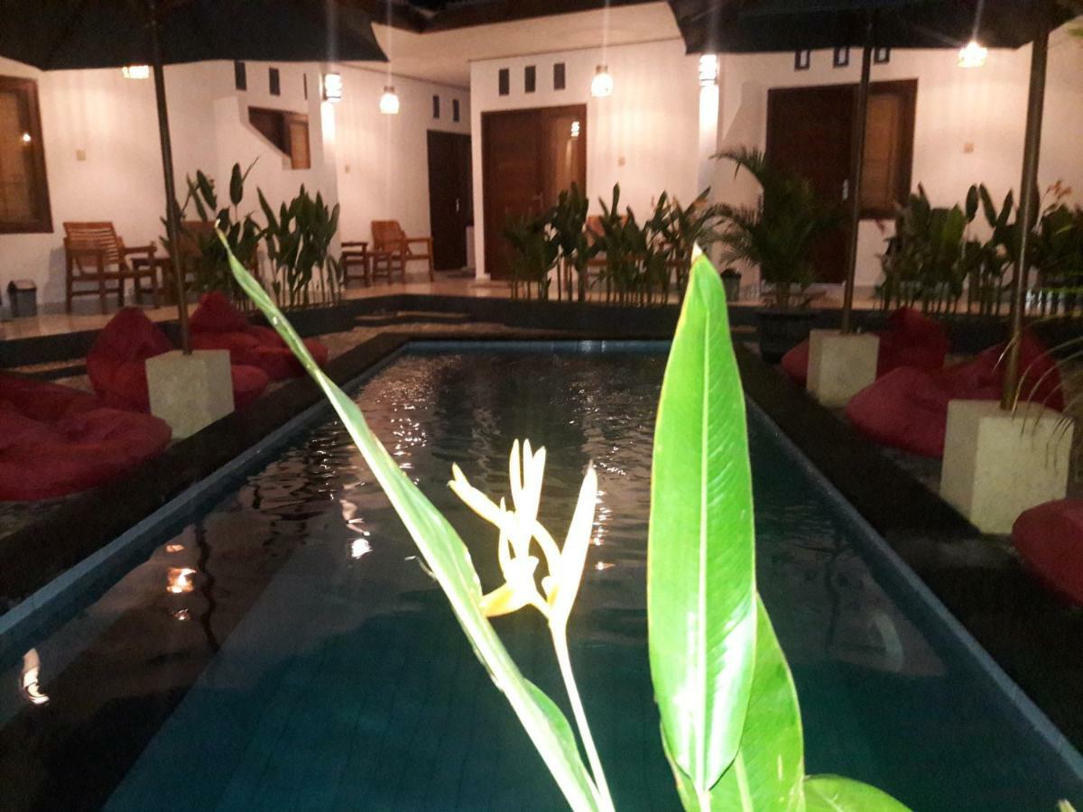 Hotel Cape Rose à Gili Trawangan Extérieur photo