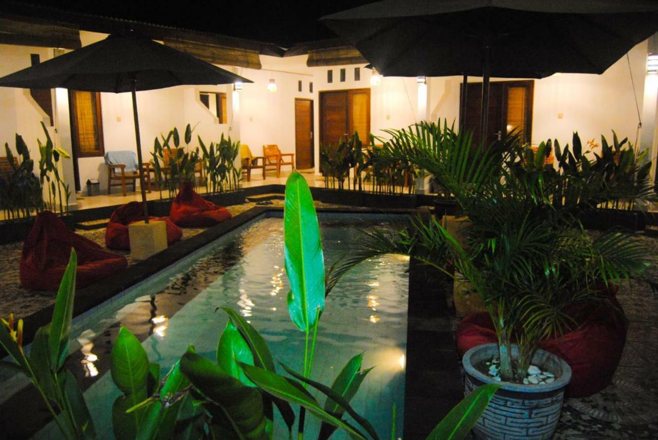 Hotel Cape Rose à Gili Trawangan Extérieur photo