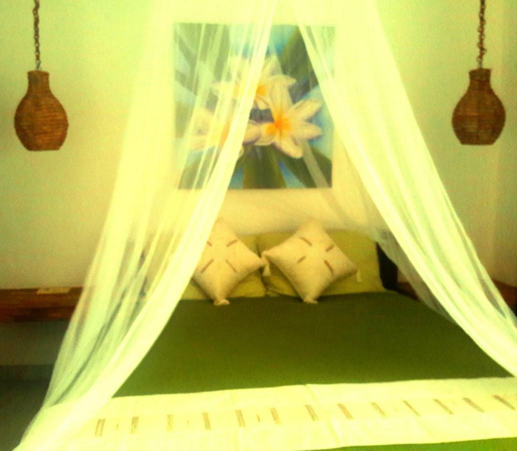 Hotel Cape Rose à Gili Trawangan Extérieur photo